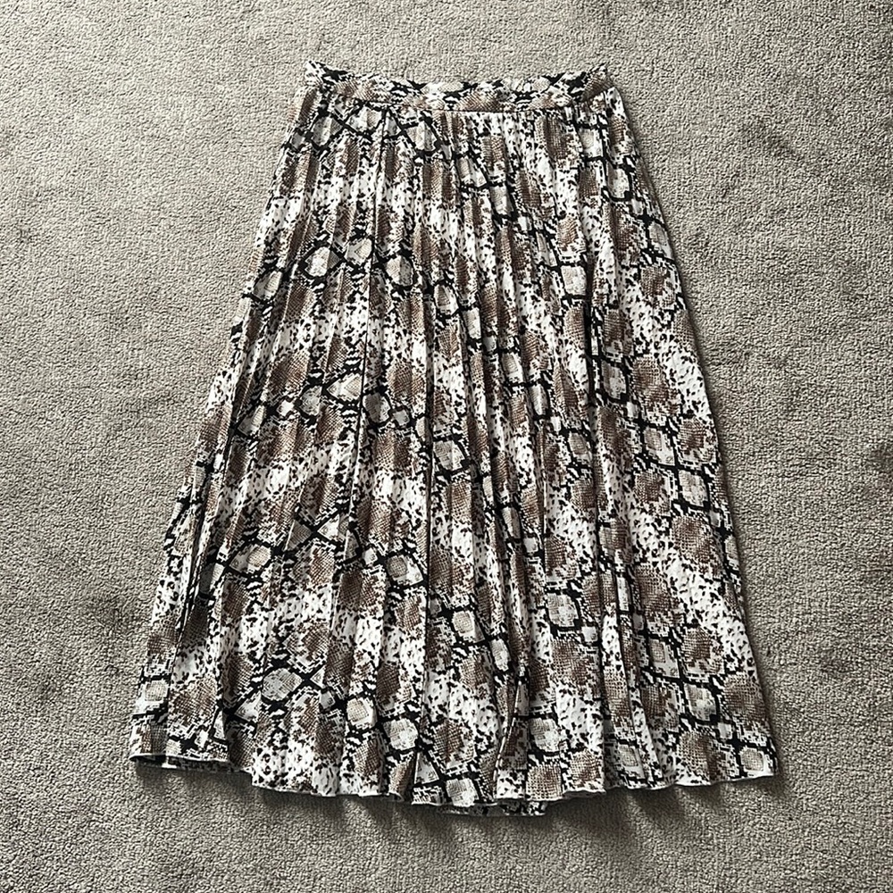 Banana Republic Pleated Midi Skirt